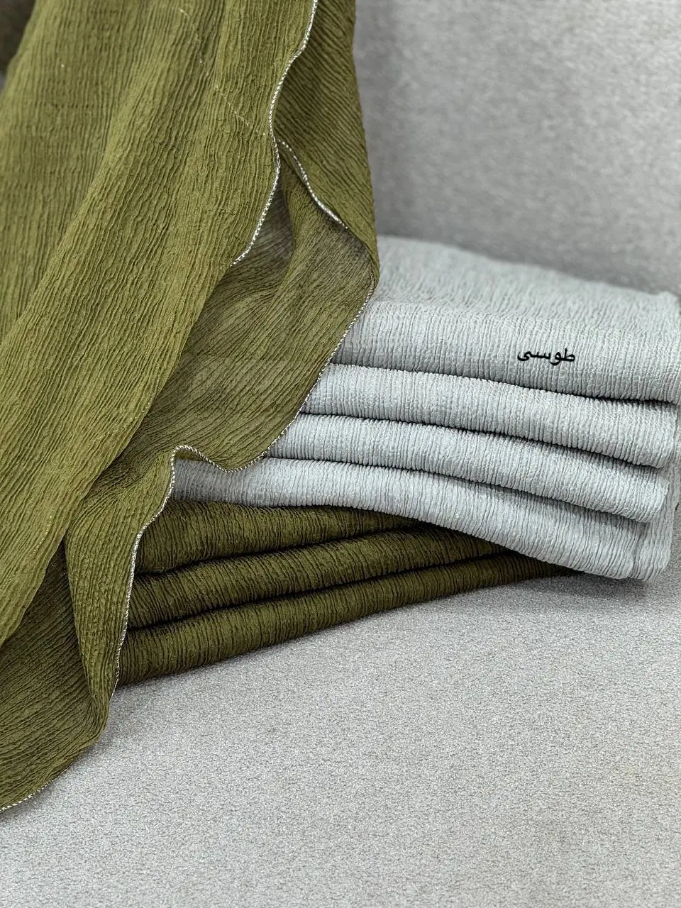 شال حاشیه دار پرنیا